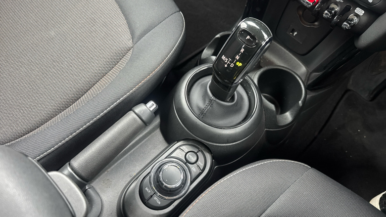 MINI Hatchback 1.5 Cooper Classic 5dr Auto Petrol Hatchback